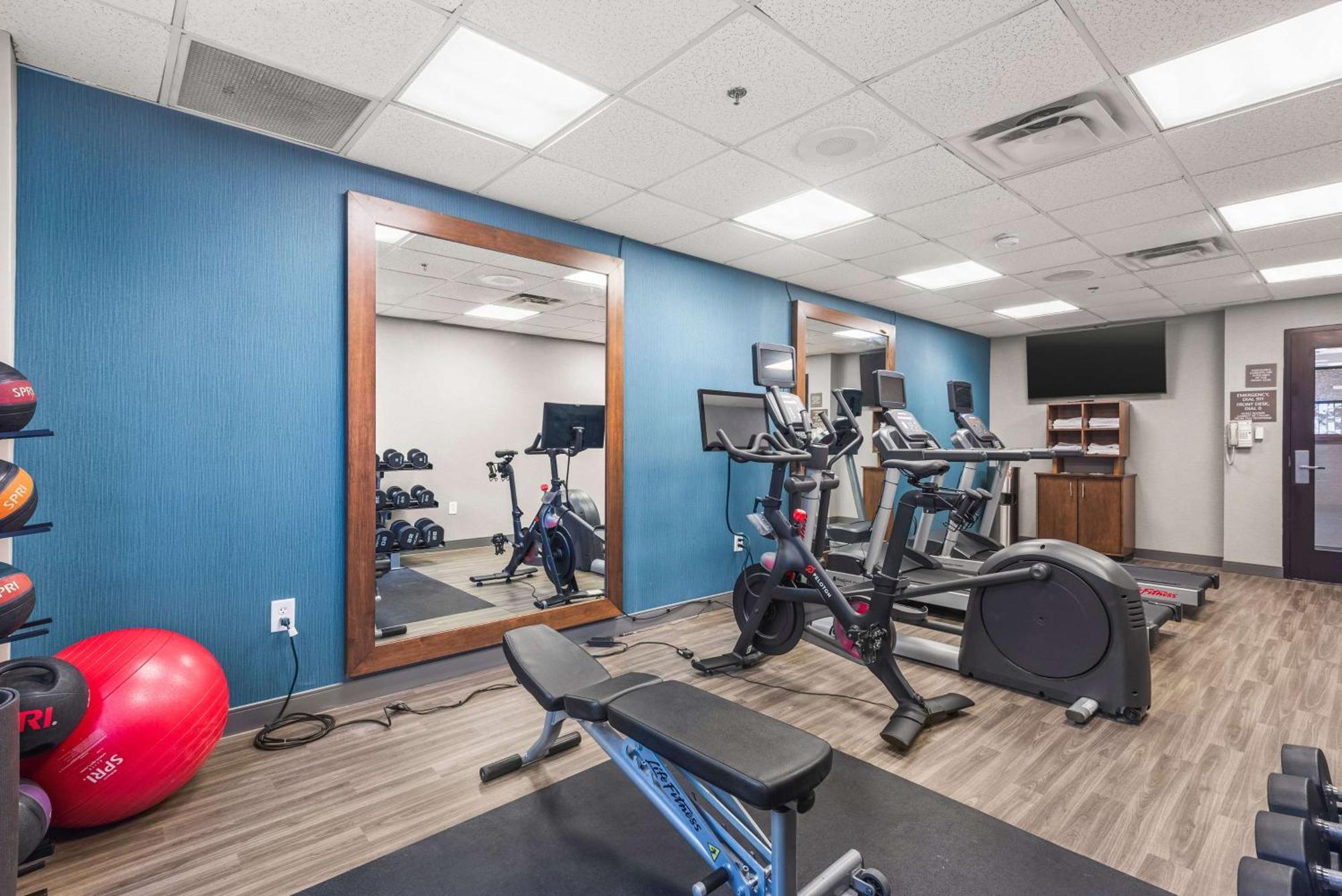 Hampton Inn Columbus-North מראה חיצוני תמונה