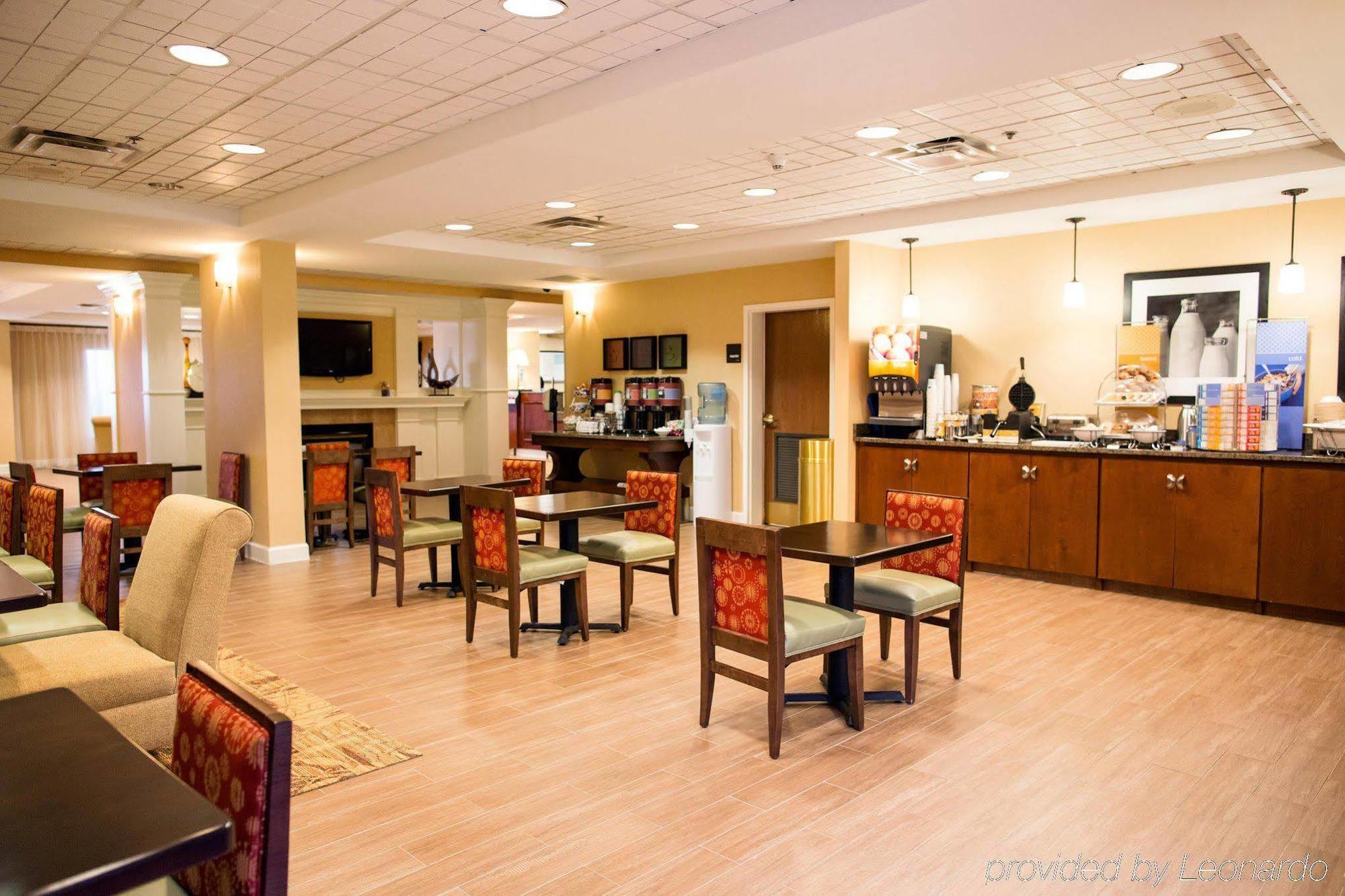 Hampton Inn Columbus-North מראה חיצוני תמונה